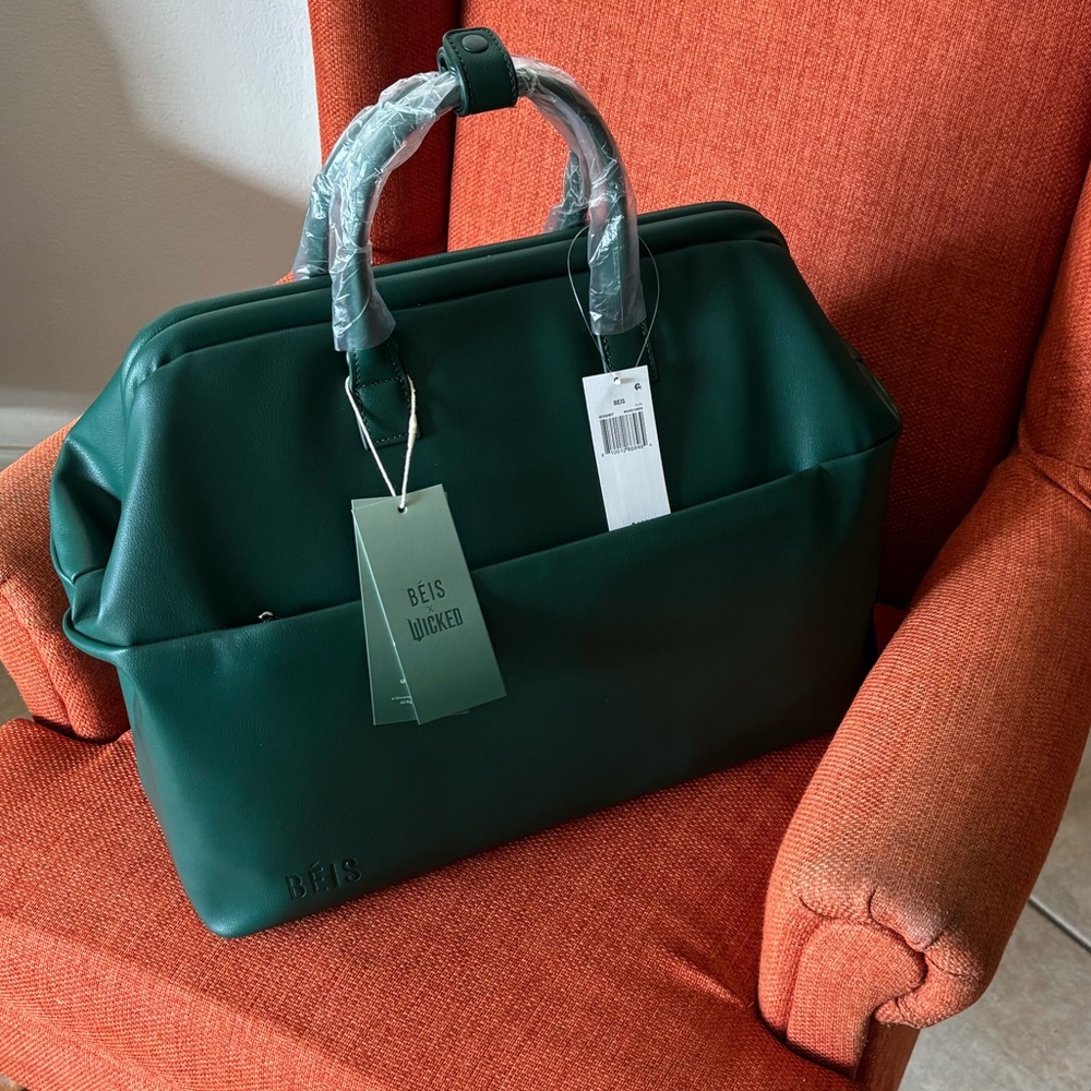 Beis X wicked green weekender